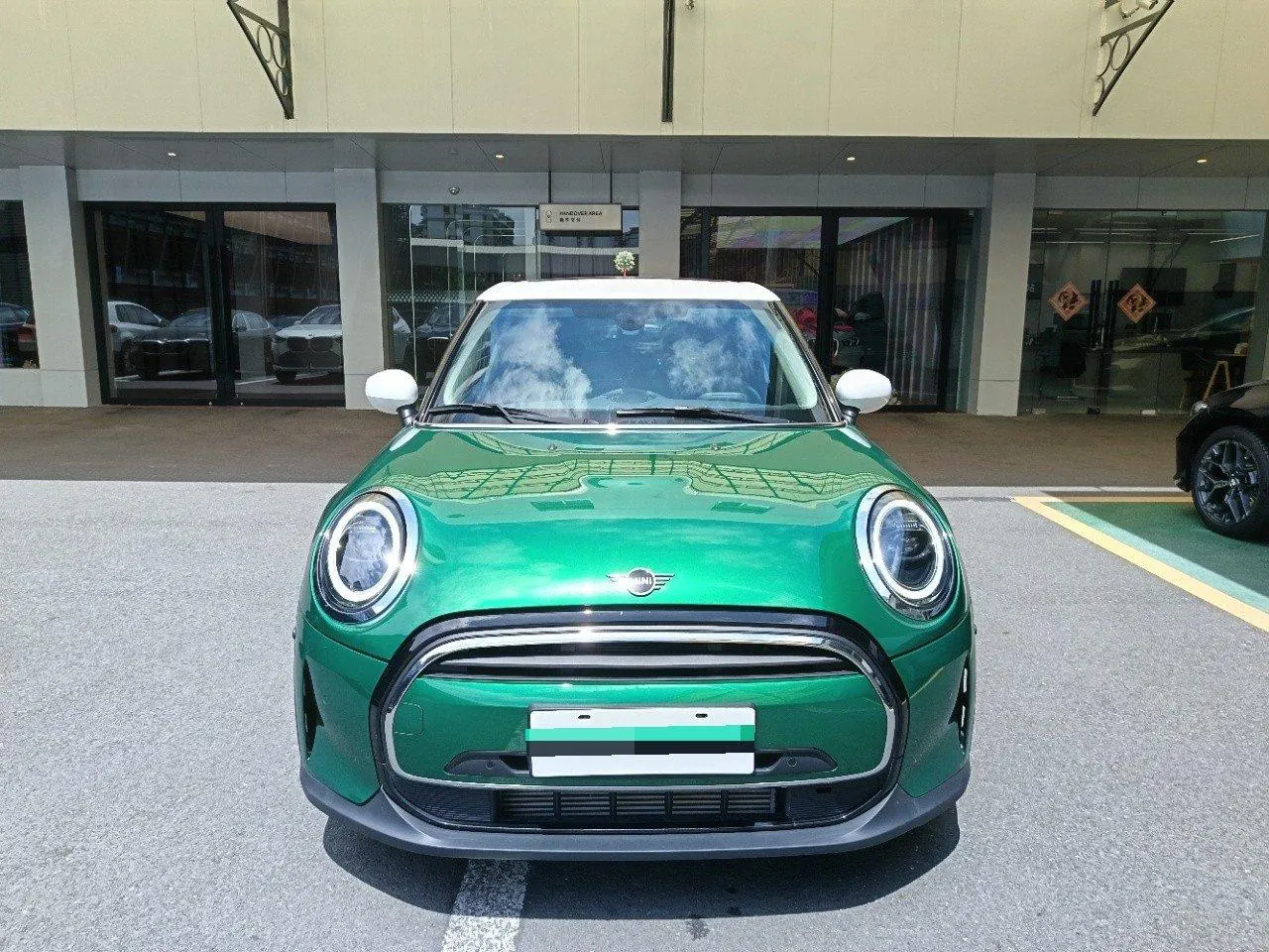 MINI Mini 5-Door (Imported) 2022 Mini Cooper 1.5T The Coopers Commemorative Edition Automatic Gear 2