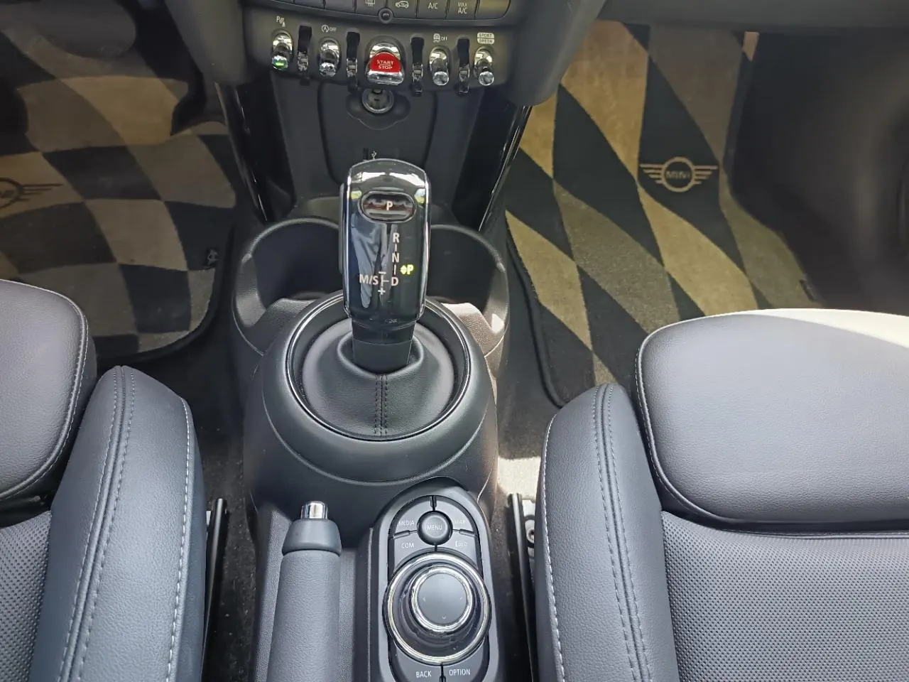 MINI Mini 5-Door (Imported) 2022 Mini Cooper 1.5T The Coopers Commemorative Edition Automatic Gear 8