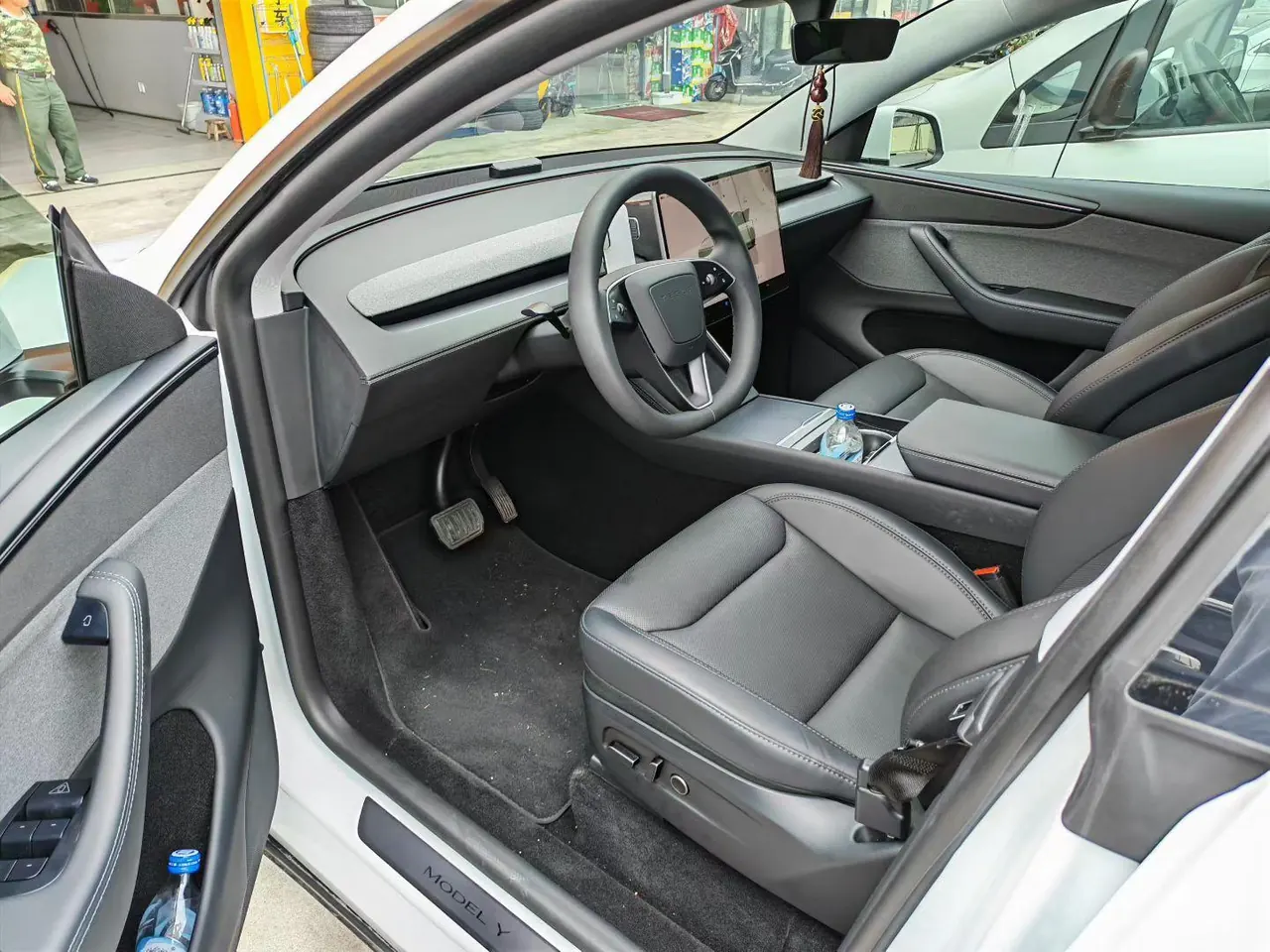 Tesla 2025 Model Y rear-wheel drive version automatic transmission 4