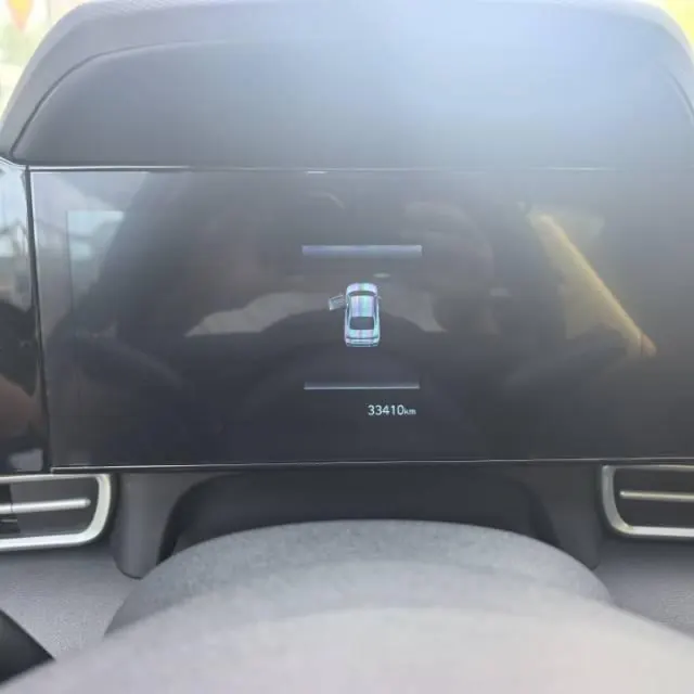Hyundai 2023 Elantra -3-compartment 1.5 stepless LUX premium automatic gear 5