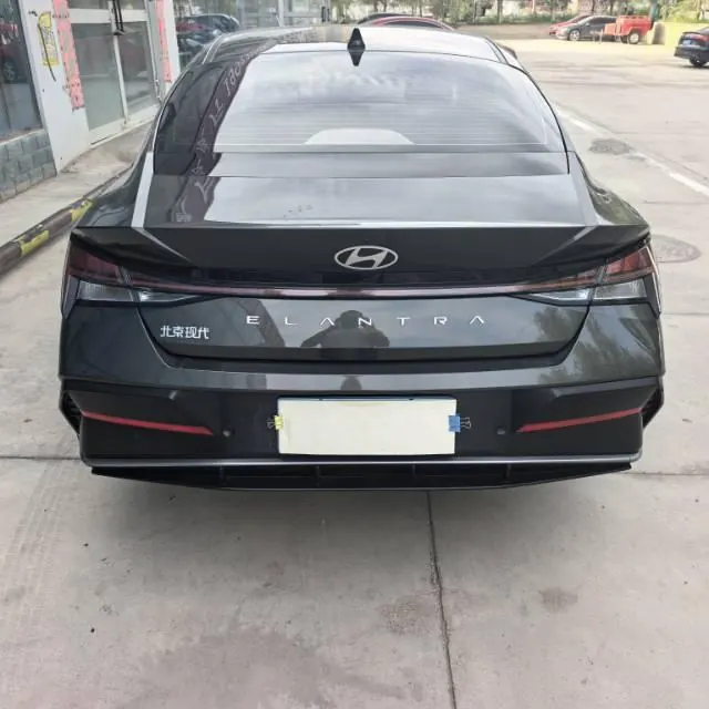Hyundai 2023 Elantra -3-compartment 1.5 stepless LUX premium automatic gear 8