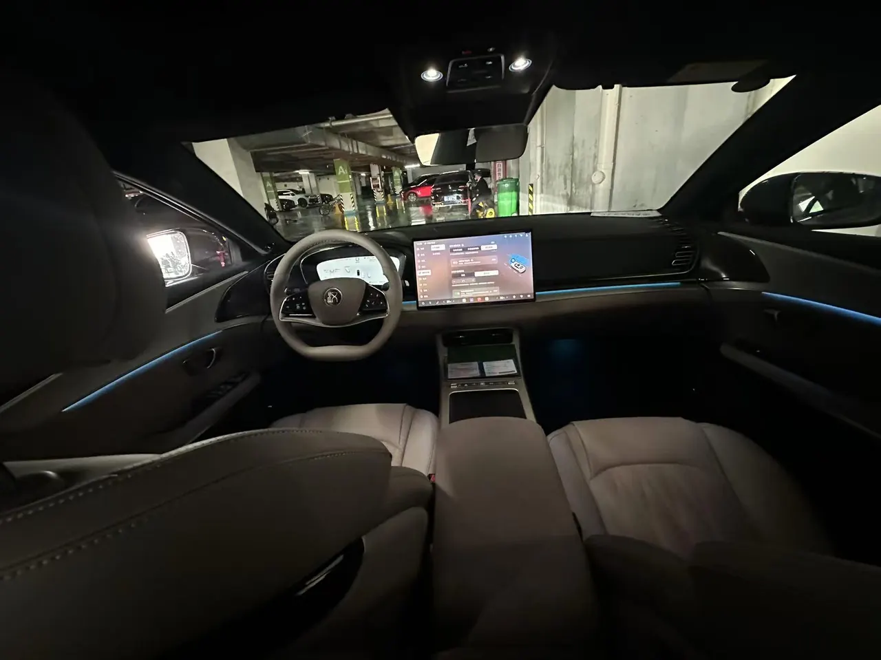 BYD 2026 Han EV Smart Driving Edition 705KM Flash Charge Honorable Automatic Gear 3