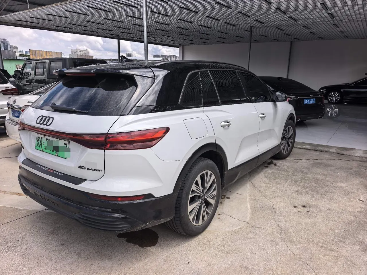 Audi 2023 Q5 e-tron 40 Shining Royal Suit Automatic Gear 4