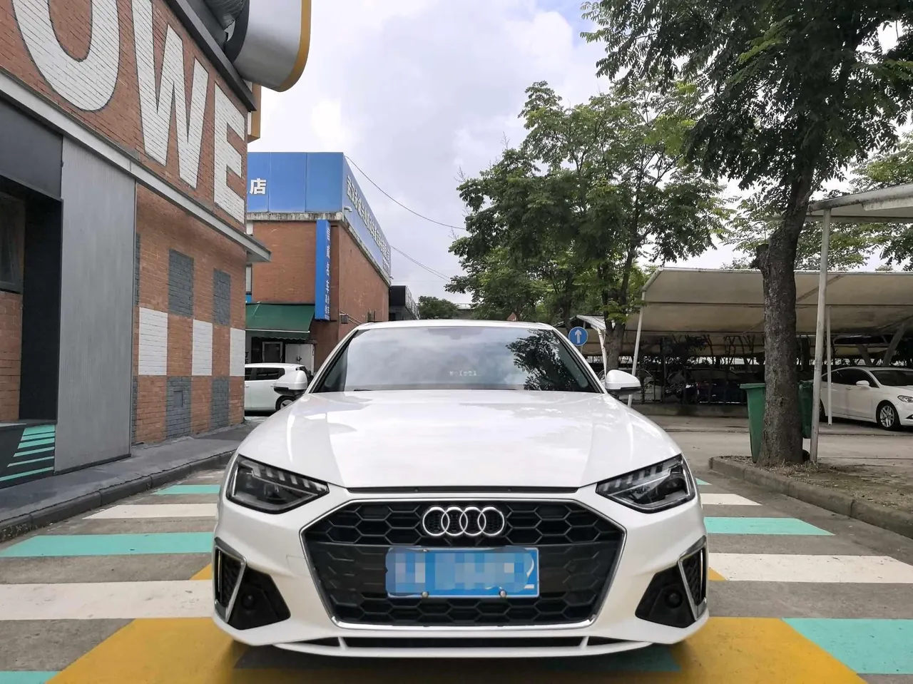 Audi 2022 A4L 2.0TFSI 40TFSI Fashion Dynamic Automatic 2