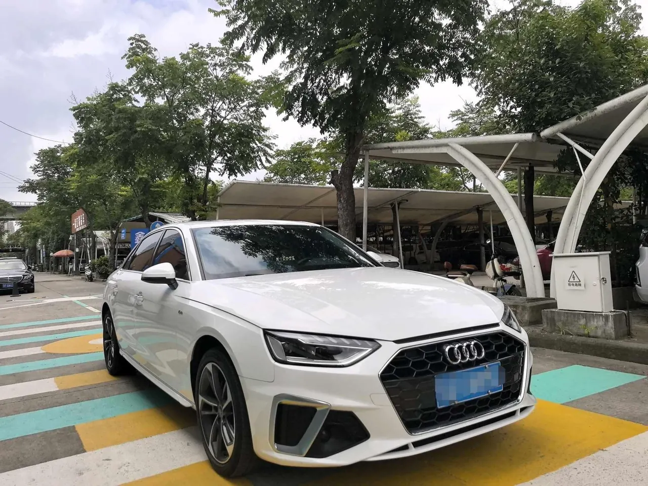 Audi 2022 A4L 2.0TFSI 40TFSI Fashion Dynamic Automatic 3