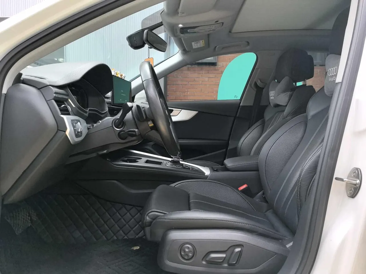 Audi 2022 A4L 2.0TFSI 40TFSI Fashion Dynamic Automatic 5