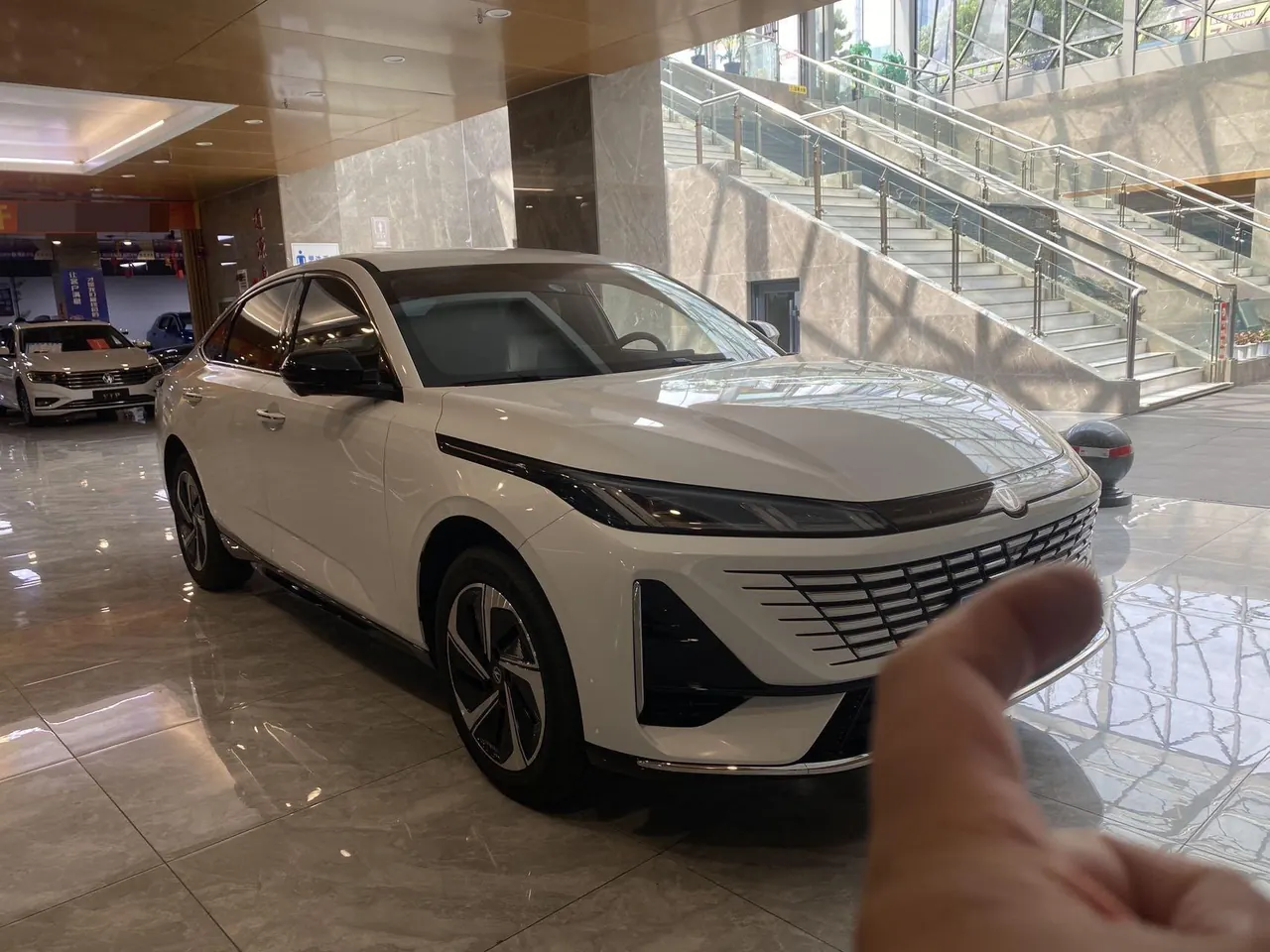 ChangAn 2026 Yidong HEV 1.5 Blue Whale Super Qing Yue Xiang Automatic Gear 2