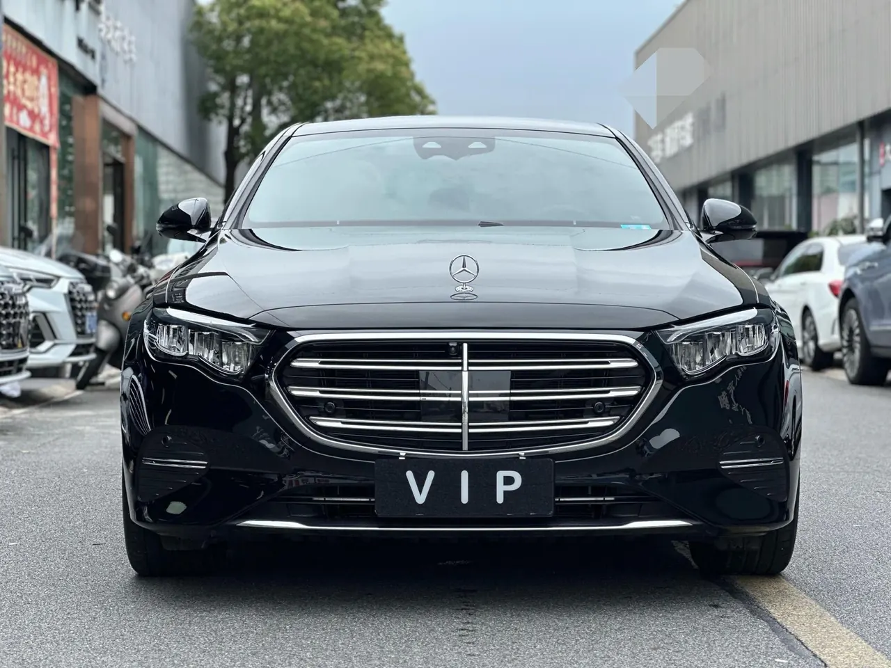 Mercedes Benz E Class 2025 E 300 L 48V 2.0T Luxury (Modified) Automatic Gear - View 1