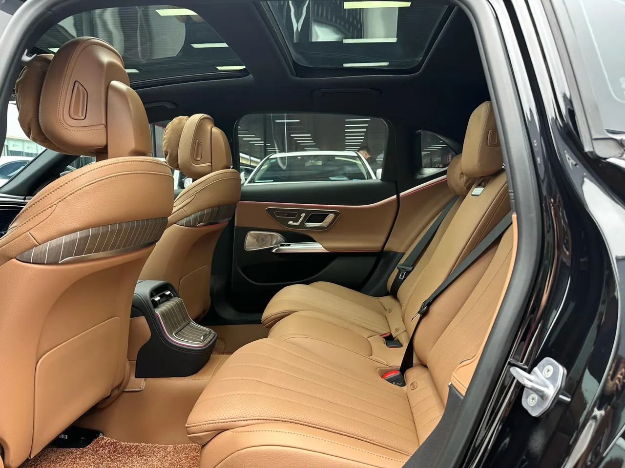 Mercedes Benz E Class 2025 E 300 L 48V 2.0T Luxury (Modified) Automatic Gear 5