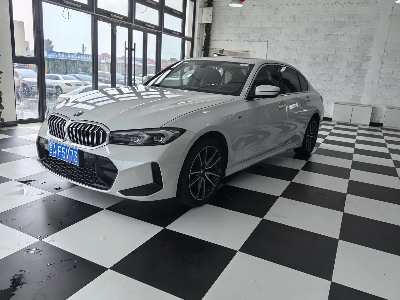 BMW 3 Series 2023 320Li 2.0T M Sports Suit Automatic Gear - View 1