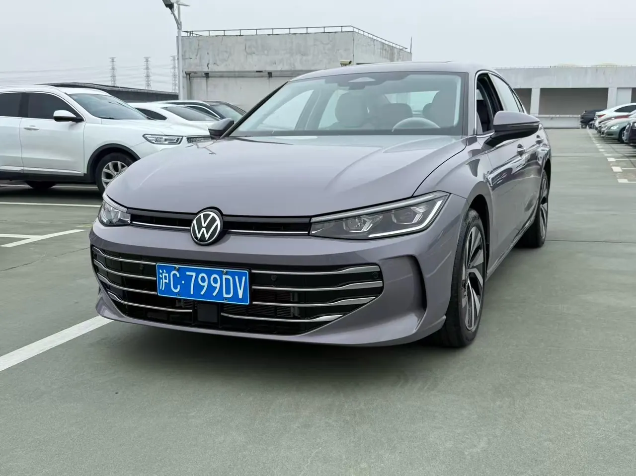 Volkswagen 2025 Passat Pro 2.0TSI 380TSI Long Yao Edition Automatic - View 1