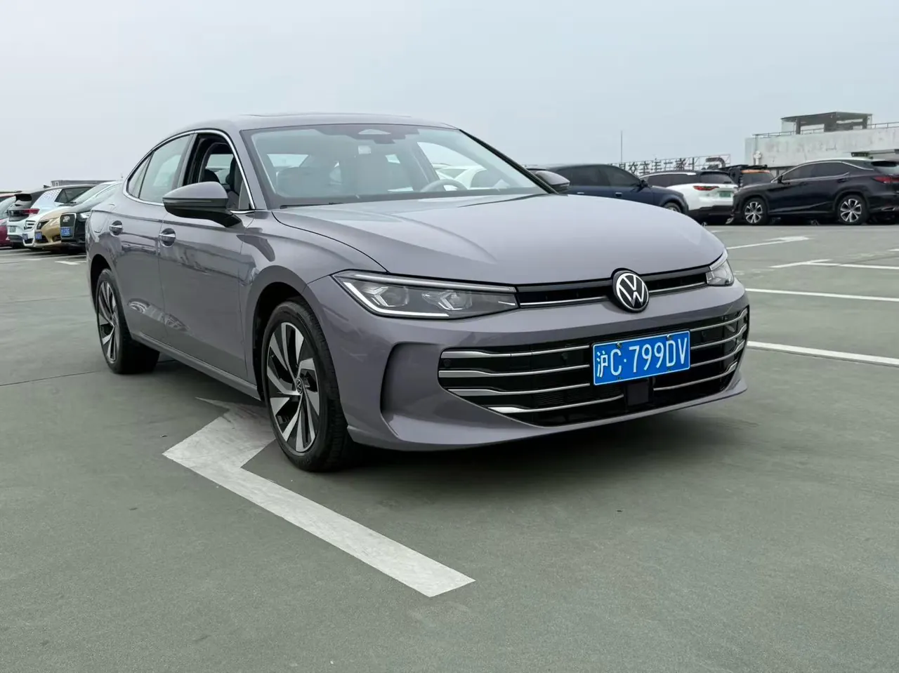 Volkswagen 2025 Passat Pro 2.0TSI 380TSI Long Yao Edition Automatic 3