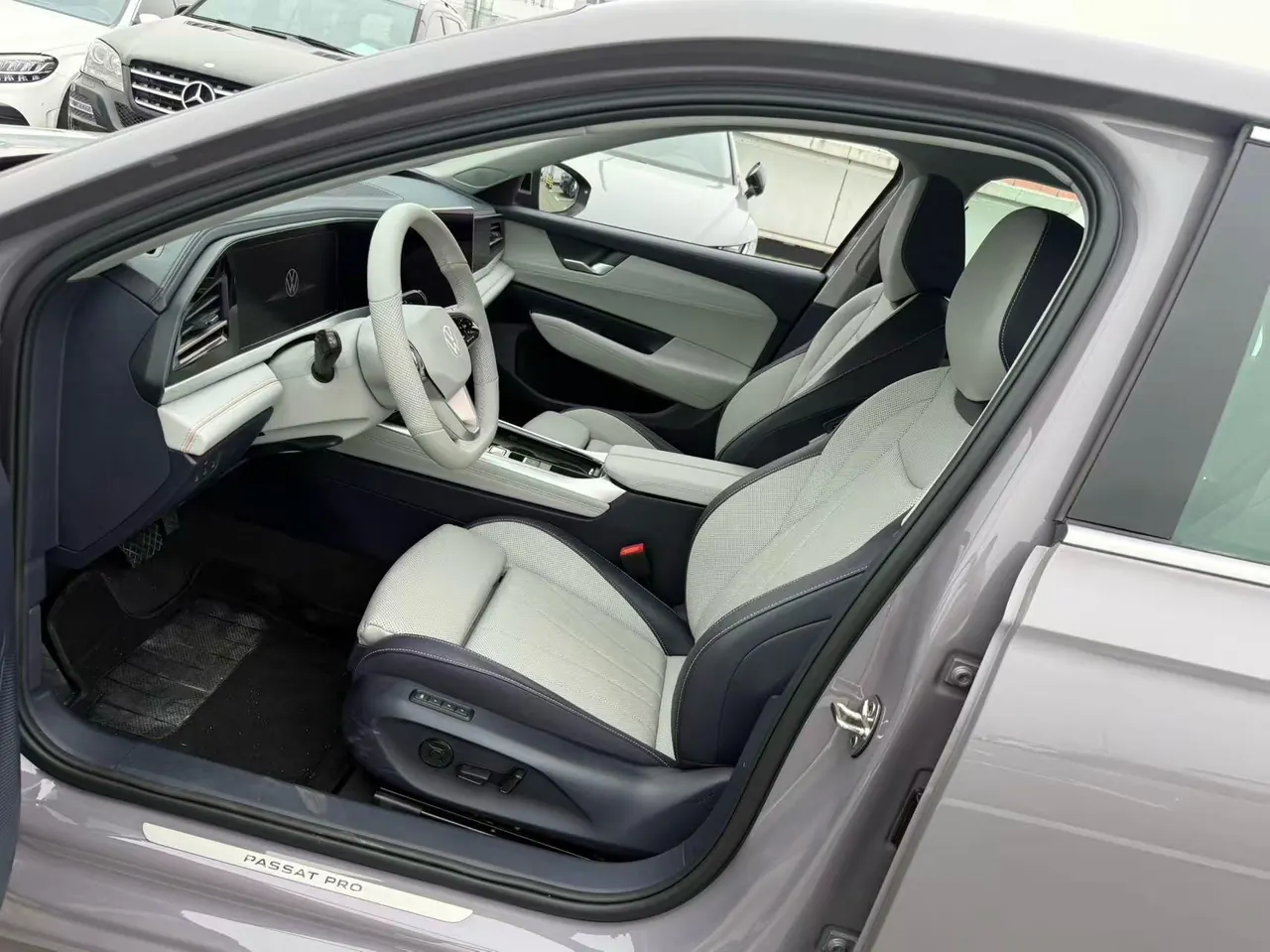 Volkswagen 2025 Passat Pro 2.0TSI 380TSI Long Yao Edition Automatic 6