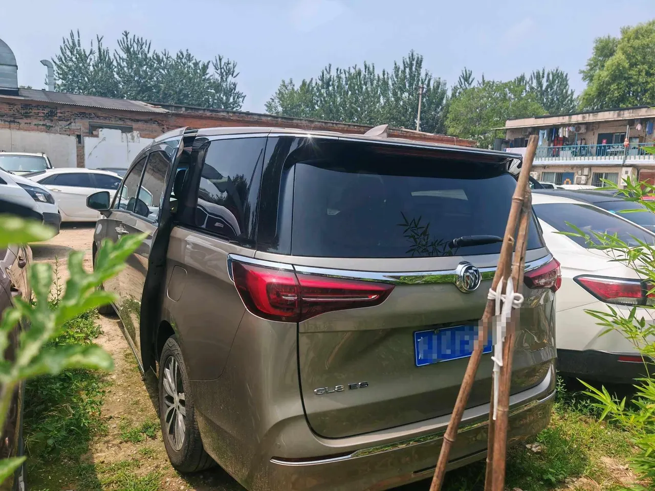 Buick 2023 GL8 ES Lu Zun 48V 2.0T 653T Exclusive Automatic Gear 4