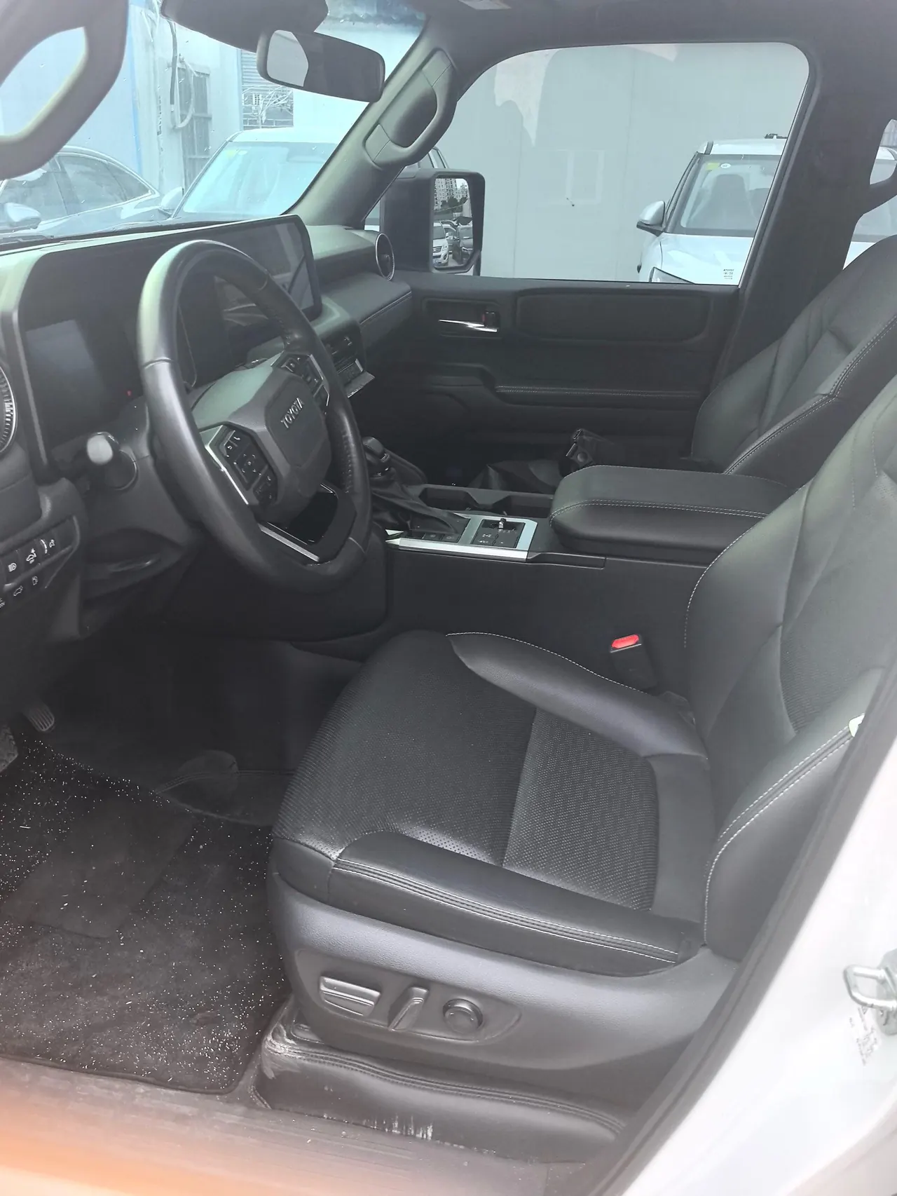Toyota 2024 Prado HEV 2.4T all-around TX version 5-seat automatic gear 3