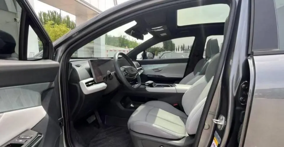ChangAn 2023 UNI-T 1.5T honorable automatic gear 3