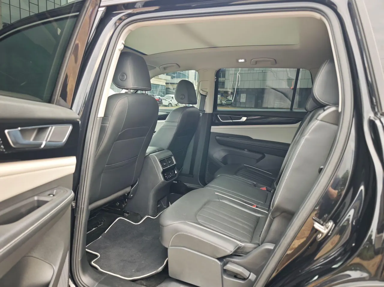 Volkswagen 2022 Tuang 2.0TSI 380TSI 4WD Respect Deluxe Automatic Transmission 4