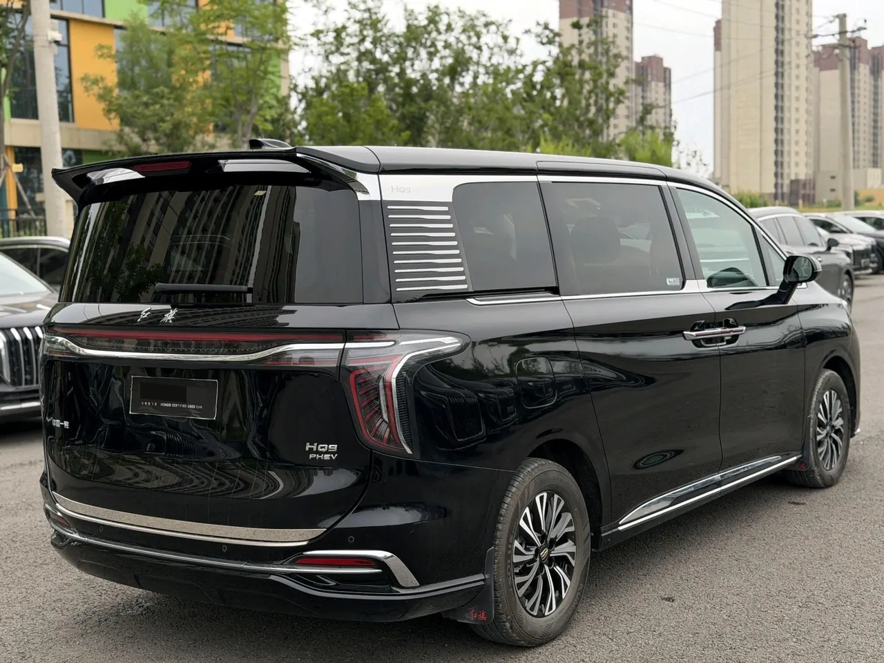 Открыть галерею: HongQi 2024 HQ9 PHEV 2.0T 4WD Business Edition Automatic Gear