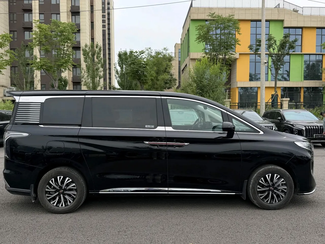 HongQi 2024 HQ9 PHEV 2.0T 4WD Business Edition Automatic Gear 14