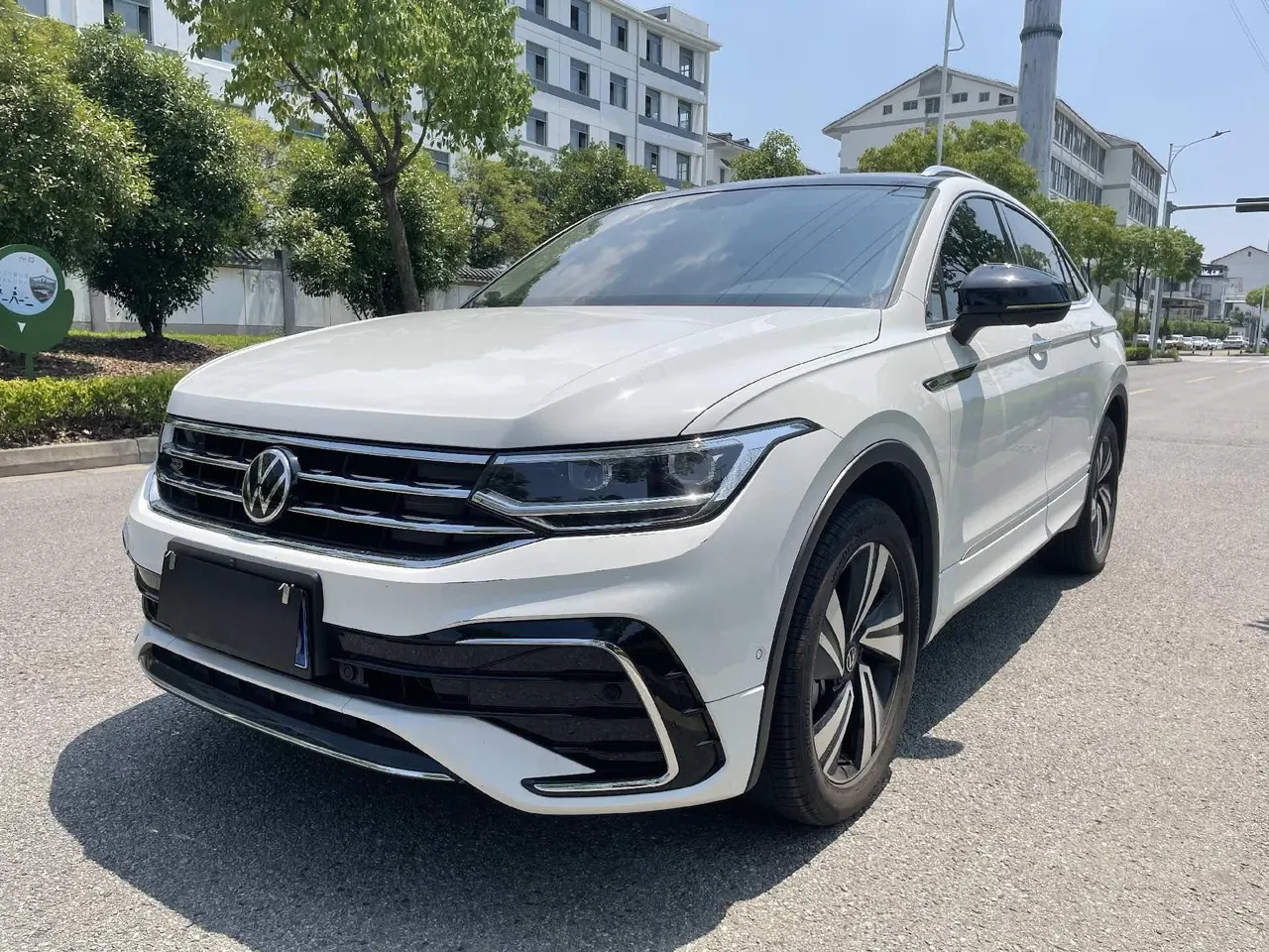 Open image lightbox: Volkswagen 2021 Tiguan X 2.0TSI 330TSI Two-Drive Ultimate Automatic Gear