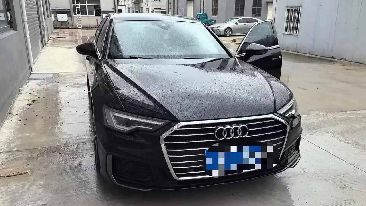 Audi 2022 A6L 2.0TFSI 40TFSI Deluxe Elegant Automatic 2