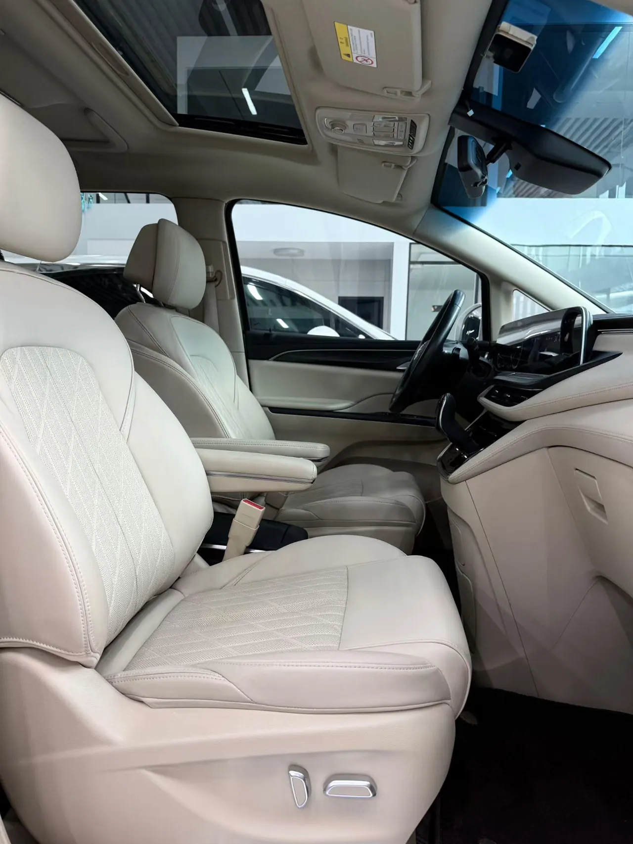 Buick 2022 GL8 ES Lu Zun 48V 2.0T 653T Smart Luxury Automatic Gear 8