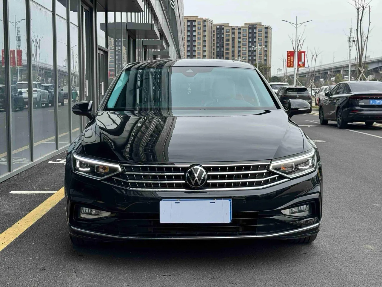 Volkswagen 2023 Magotan 2.0TSI 330TSI 2 million Commemorative Luxury Automatic Gear 2