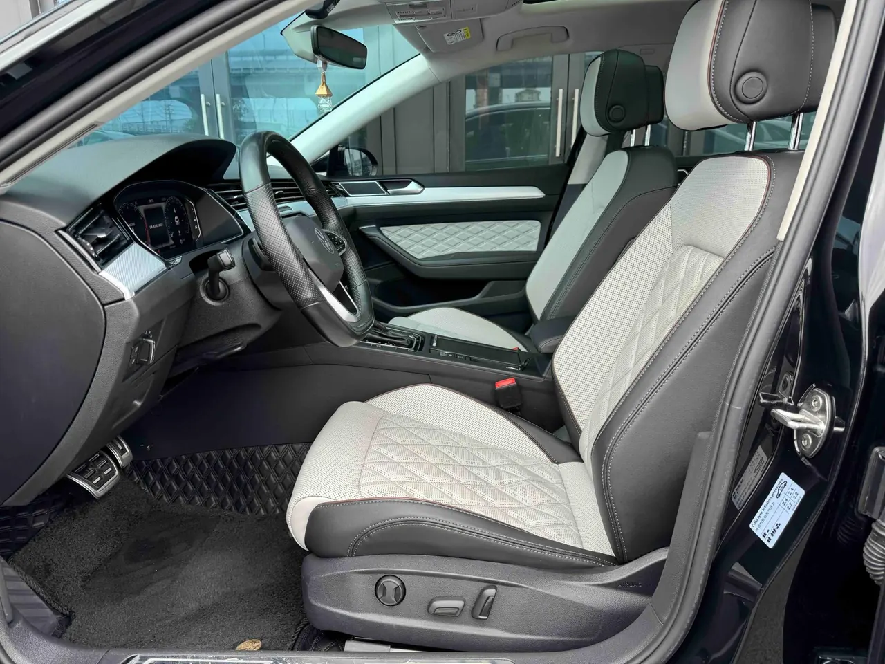 Volkswagen 2023 Magotan 2.0TSI 330TSI 2 million Commemorative Luxury Automatic Gear 3
