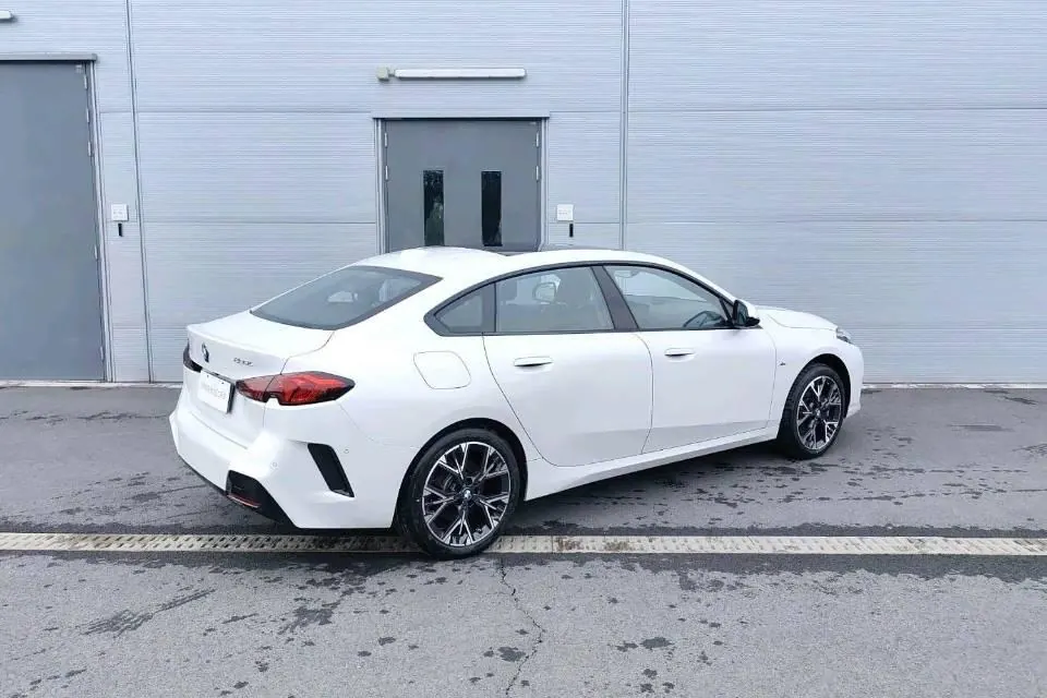 BMW 2 Series 2025 225L 2.0T M Sports Suit Automatic Gear 4