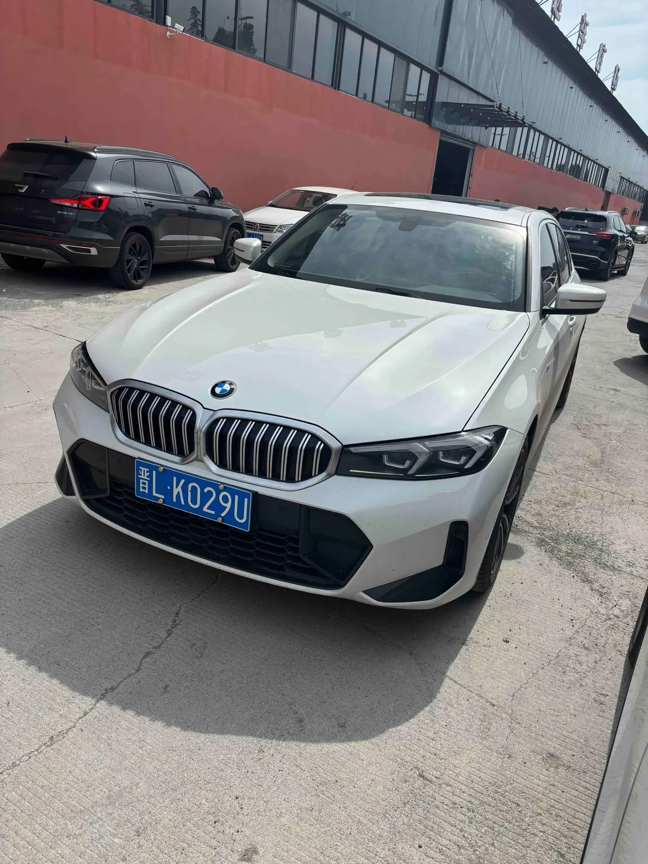 Open image lightbox: BMW 3 Series 2023 320Li 2.0T M Sports Suit Automatic Gear