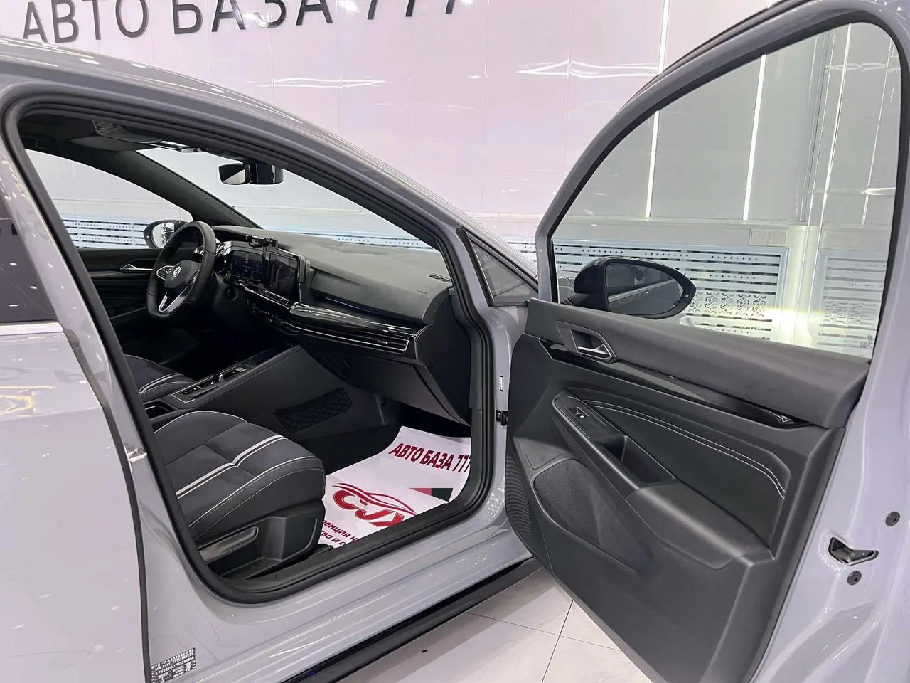 Volkswagen 2021 Golf 8 R-Line 1.4TSI 280TSI Automatic 15