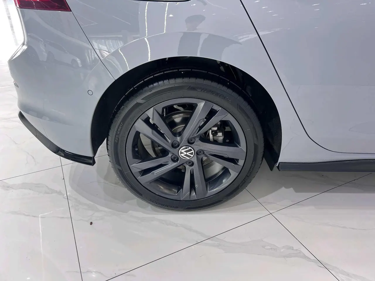 Volkswagen 2021 Golf 8 R-Line 1.4TSI 280TSI Automatic 16