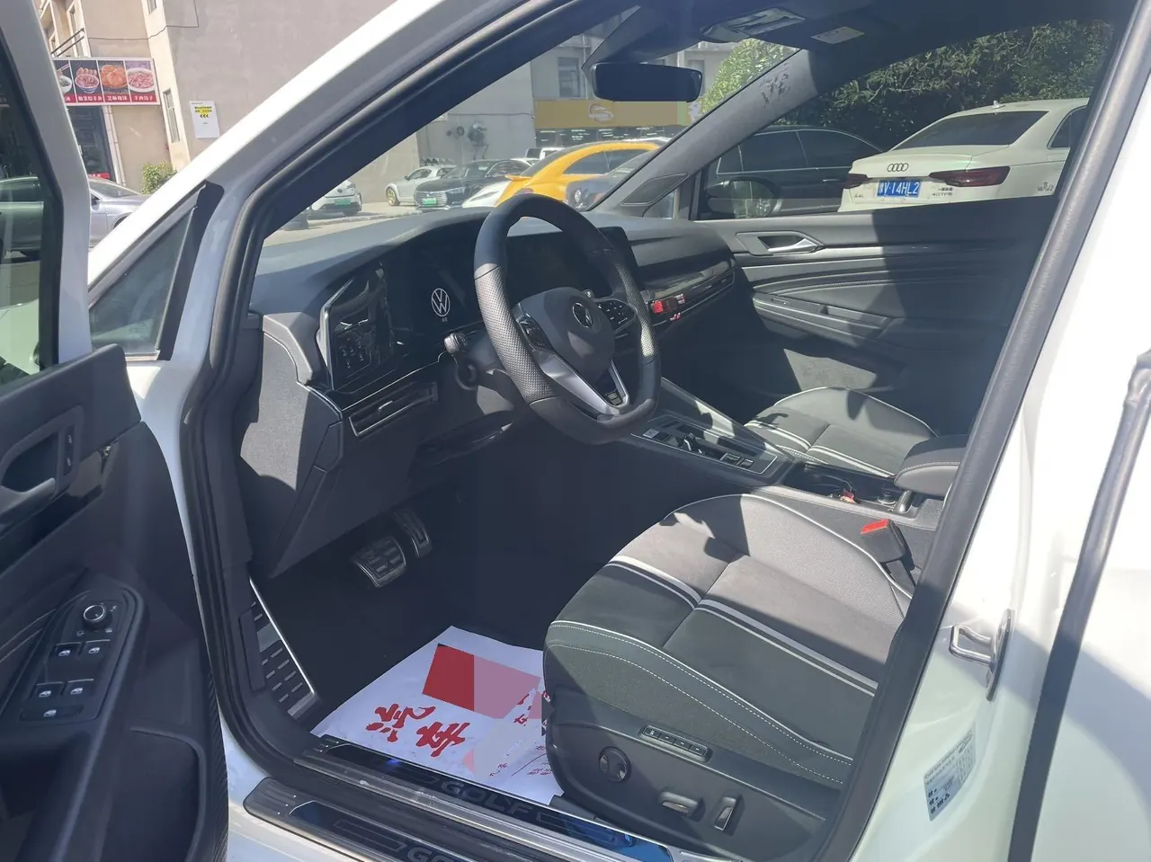 Volkswagen 2021 Golf 8 R-Line 1.4TSI 280TSI Automatic 4