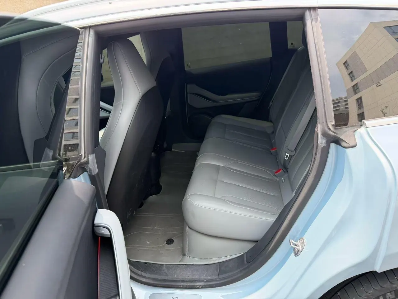 NIO 2023 ET5 75kWh Touring automatic gear 4