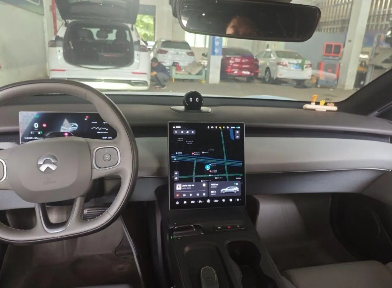 NIO 2023 ET5 75kWh Touring automatic gear 5