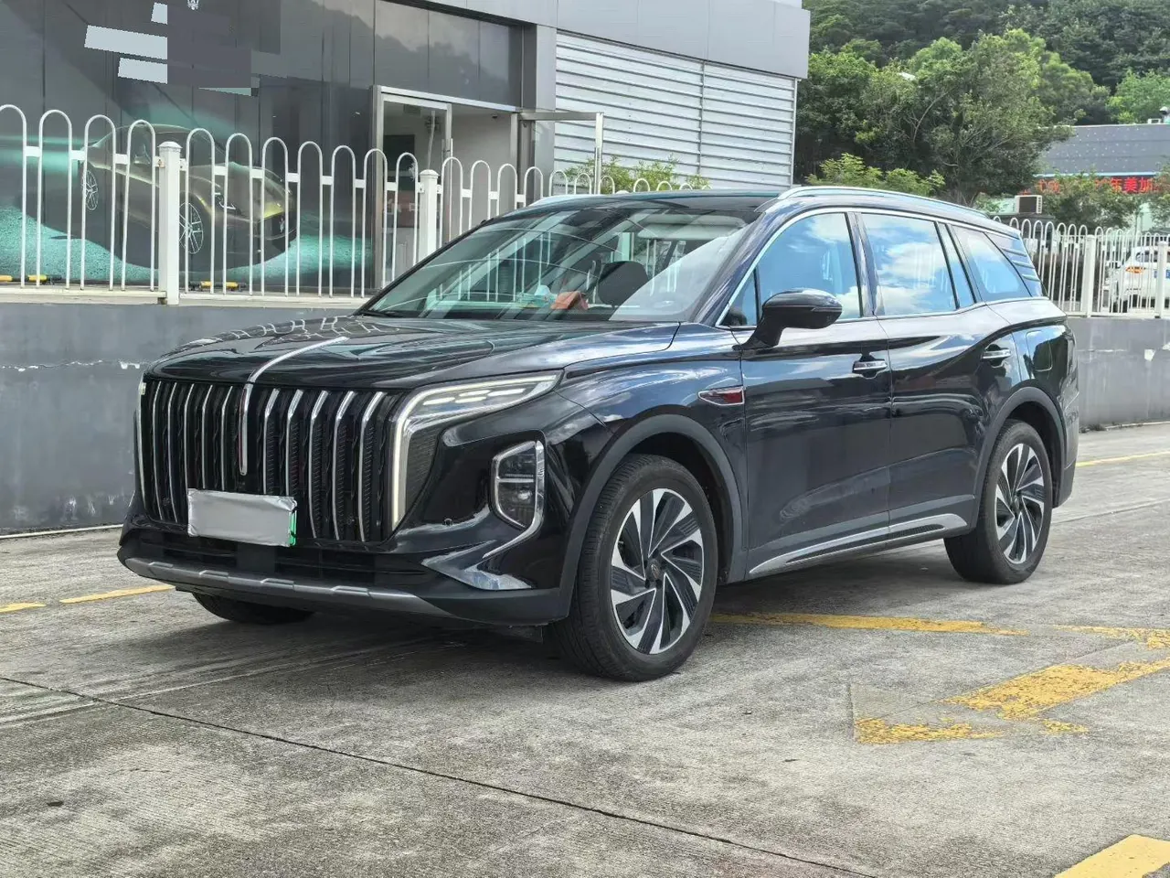 Open image lightbox: HongQi 2024 HS7 PHEV 2.0T 4-wheel drive flag smooth version 7-seat automatic gear