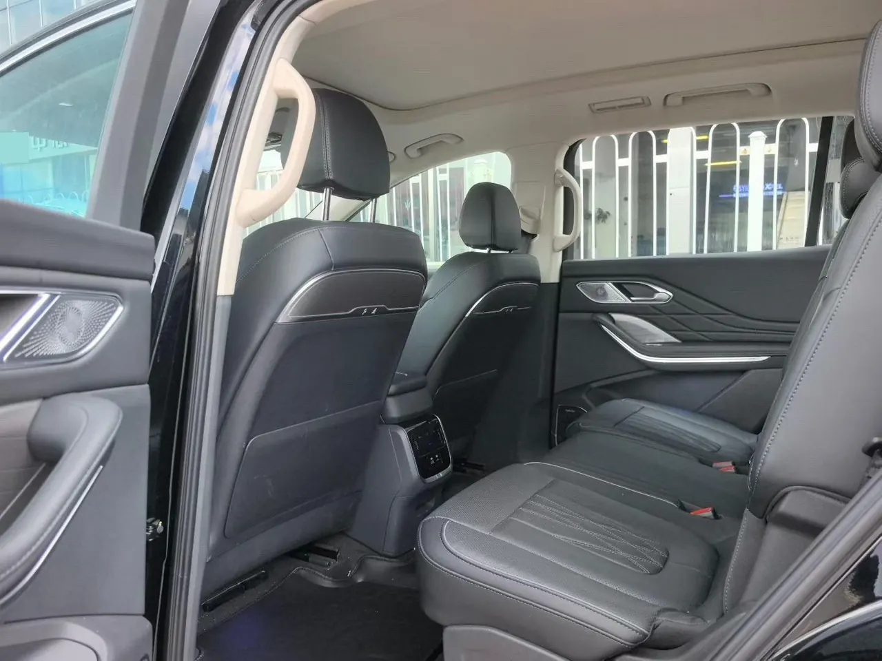 HongQi 2024 HS7 PHEV 2.0T 4-wheel drive flag smooth version 7-seat automatic gear 3