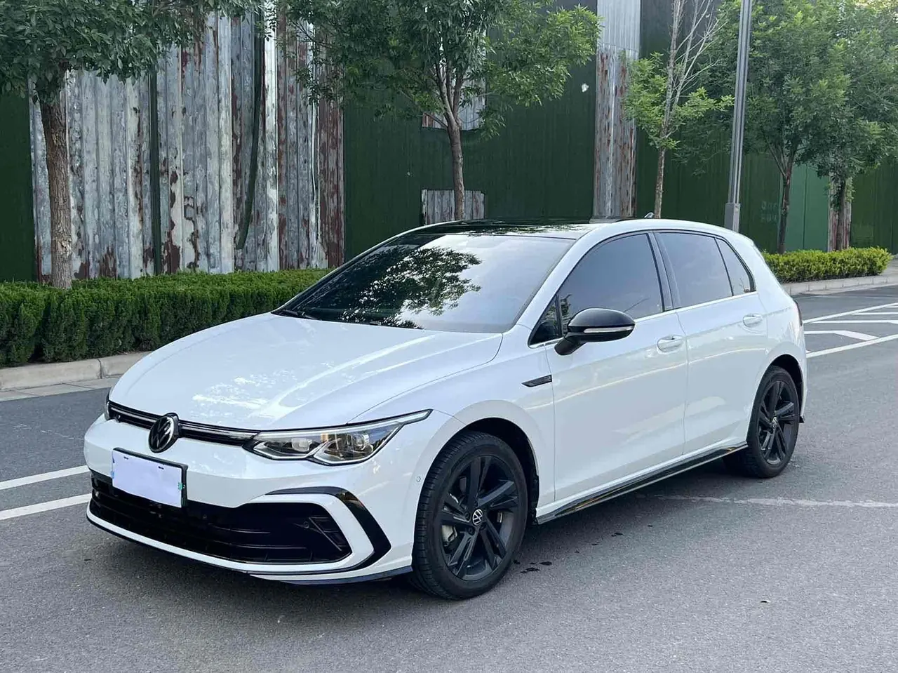 Volkswagen 2021 Golf 8 R-Line 1.4TSI 280TSI Automatic - View 1