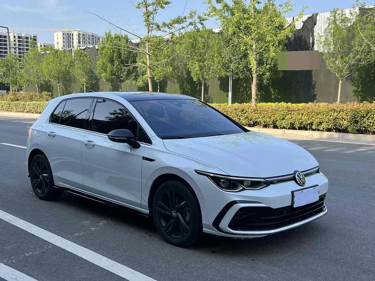 Volkswagen 2021 Golf 8 R-Line 1.4TSI 280TSI Automatic 3