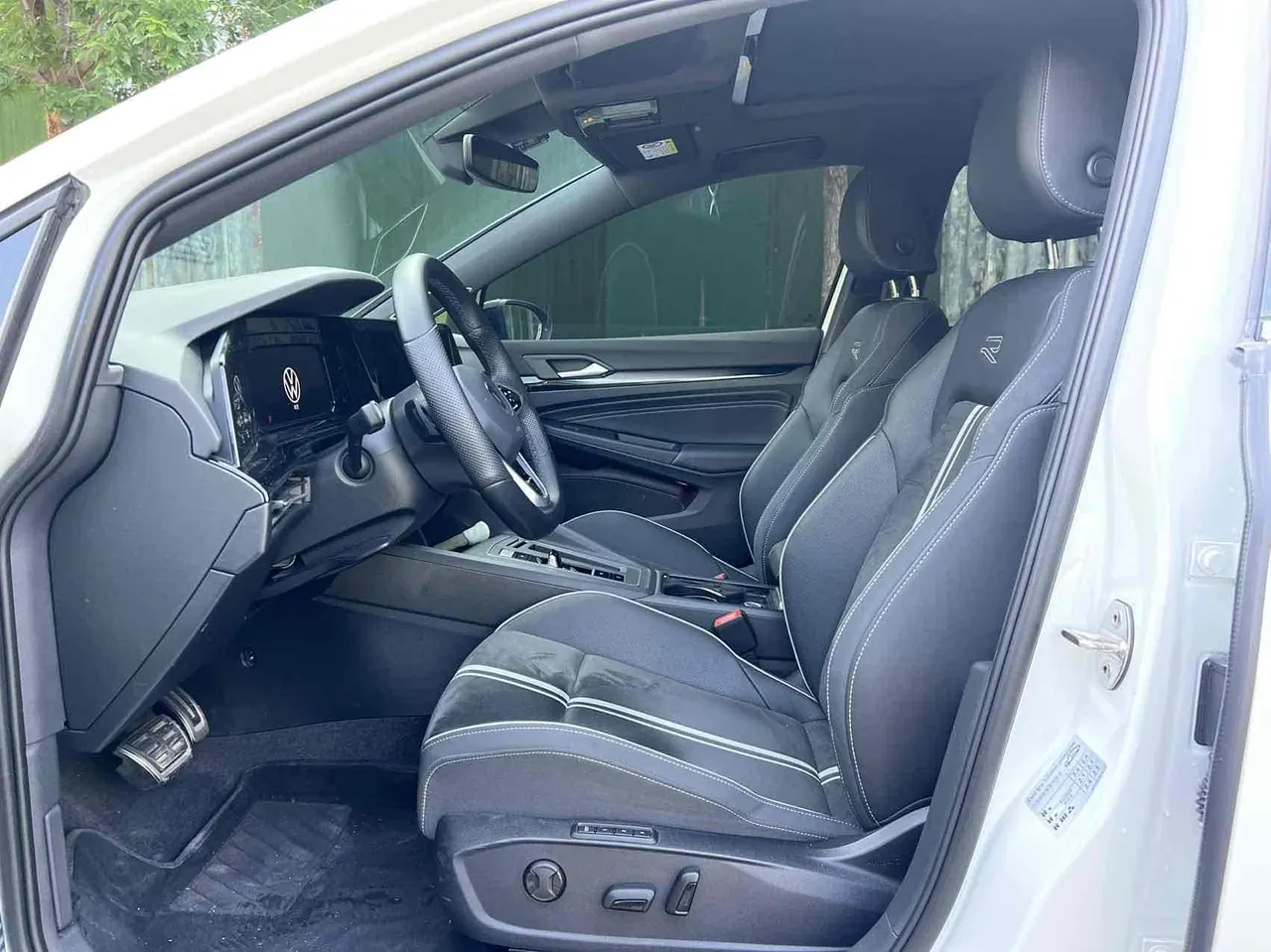 Volkswagen 2021 Golf 8 R-Line 1.4TSI 280TSI Automatic 5