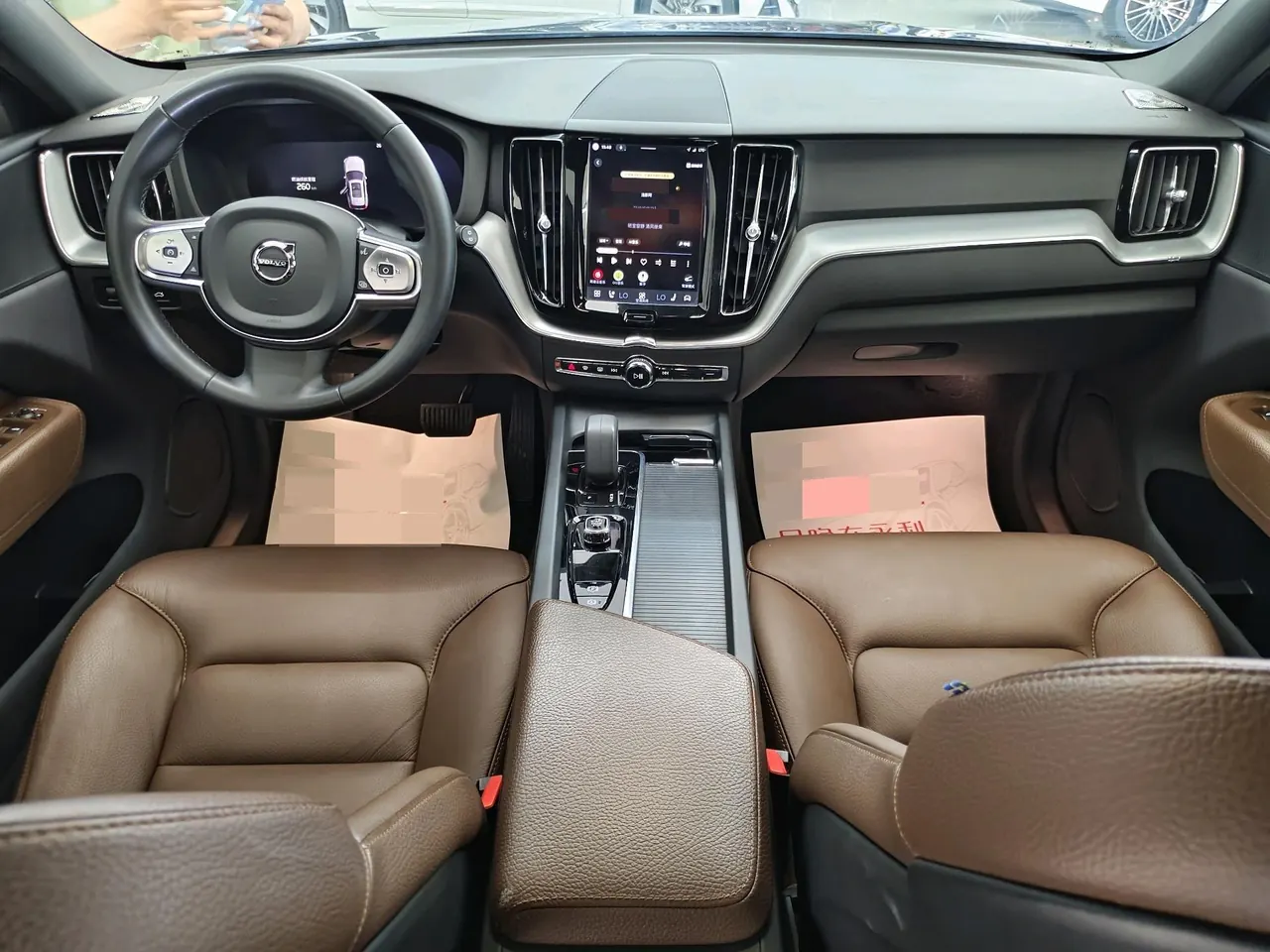 Volvo 2022 XC60 48V 2.0T B5 4-wheel-drive Zhiyi Deluxe Edition Automatic Gear 6