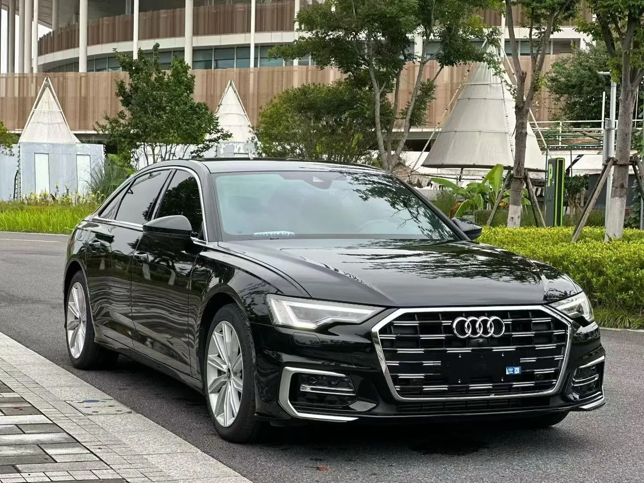 Audi 2024 A6L 2.0TFSI 45TFSI Quattro Selected Elegant Automatic Gear 2
