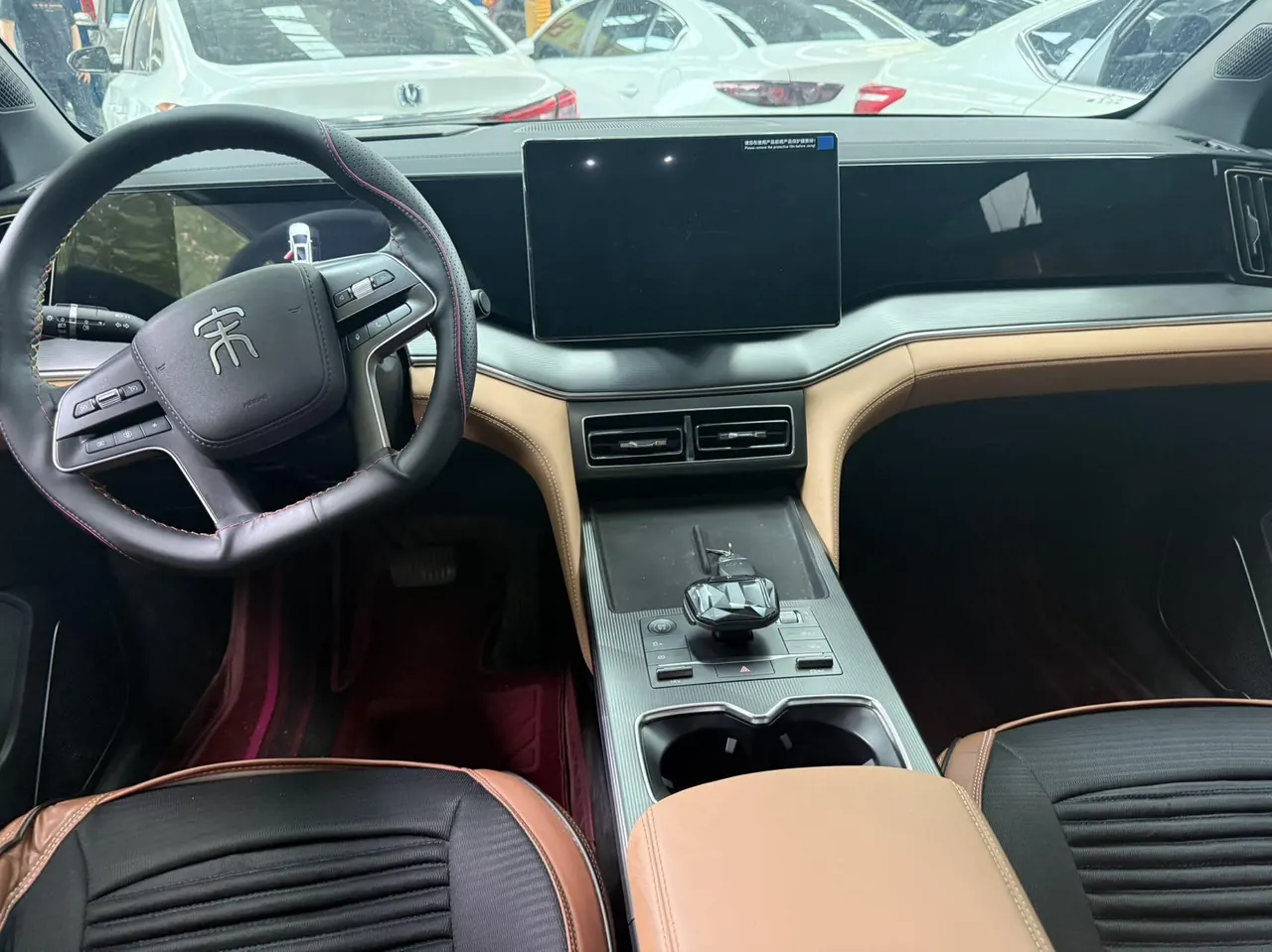 BYD 2024 Song L DM-i 1.5 Stepless 112km Leading Automatic Gear 3