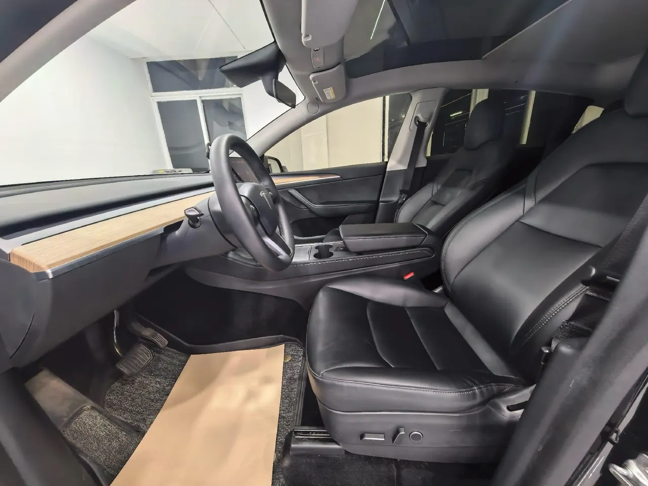 Tesla 2021 Model Y Standard Endurance Rear Drive Automatic Gear 3