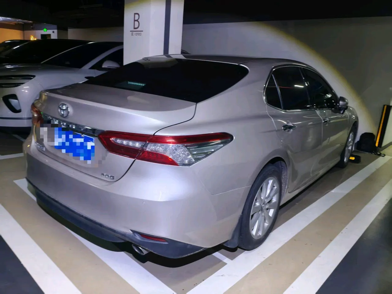 Toyota 2021 Camry 2.0G Stepless Deluxe Edition Automatic Gear 3