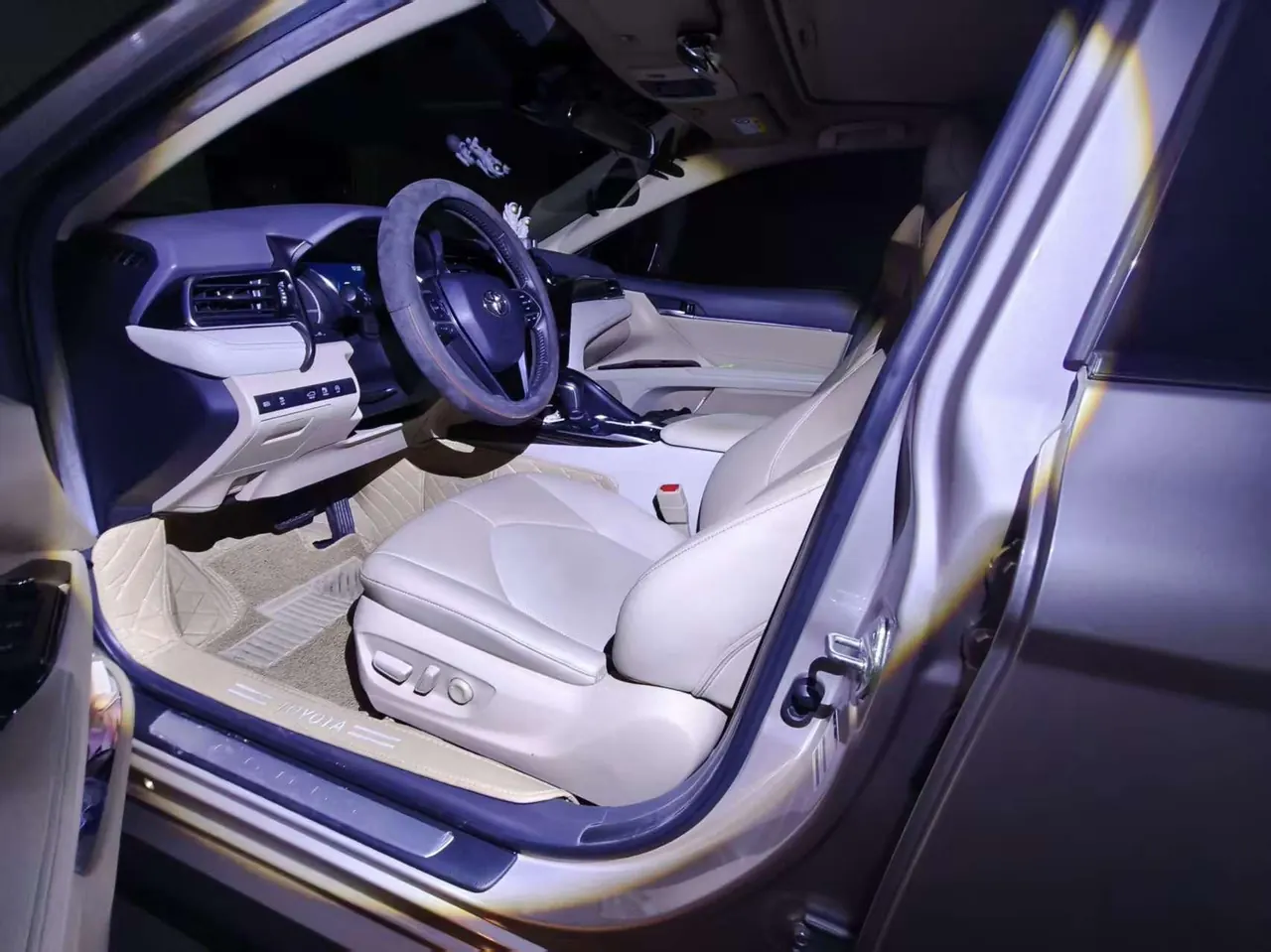 Toyota 2021 Camry 2.0G Stepless Deluxe Edition Automatic Gear 4