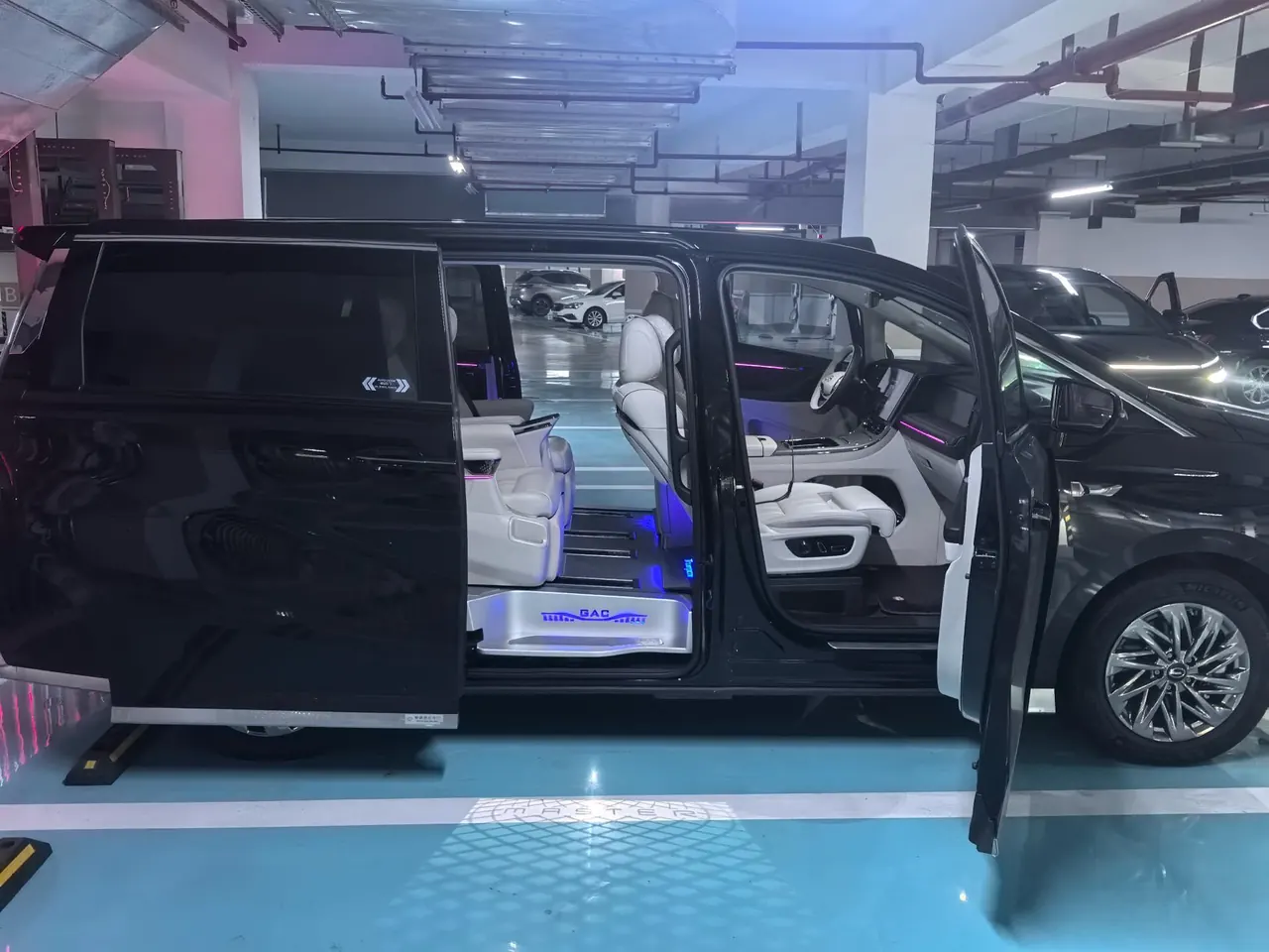 Chuanqi 2025 yearning for M8 2.0T dry Kun series Max luxury cabin automatic gear 3
