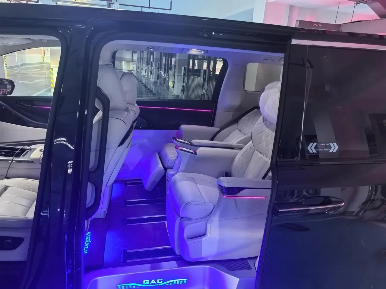 Chuanqi 2025 yearning for M8 2.0T dry Kun series Max luxury cabin automatic gear 5