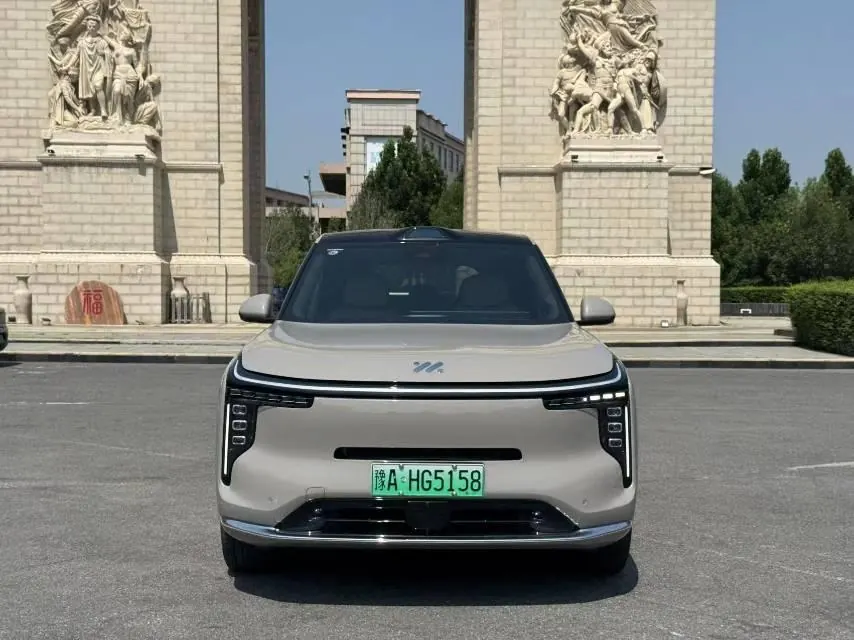 IM 2026 IM LS8 66 Ultra Technology Flagship Large Five-seater Automatic Transmission 2