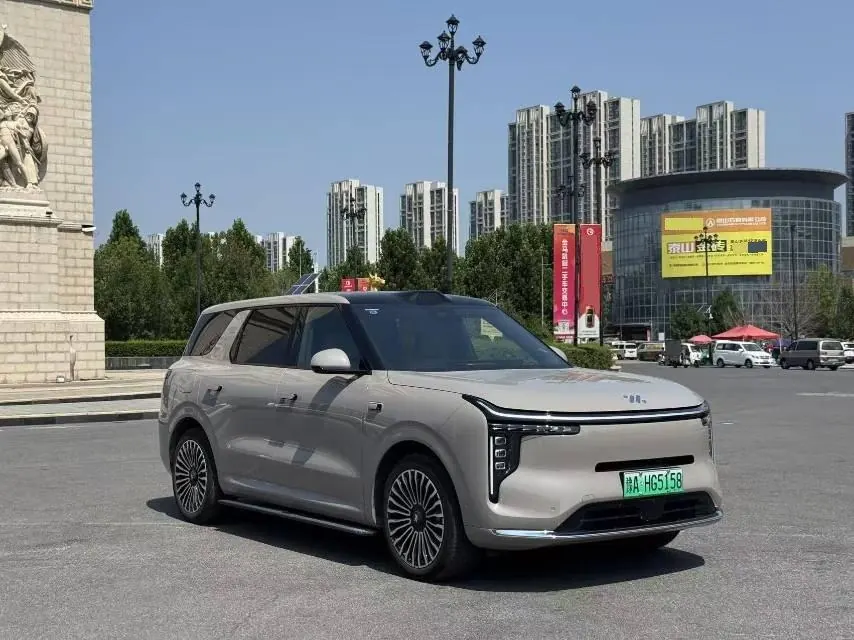 IM 2026 IM LS8 66 Ultra Technology Flagship Large Five-seater Automatic Transmission 3